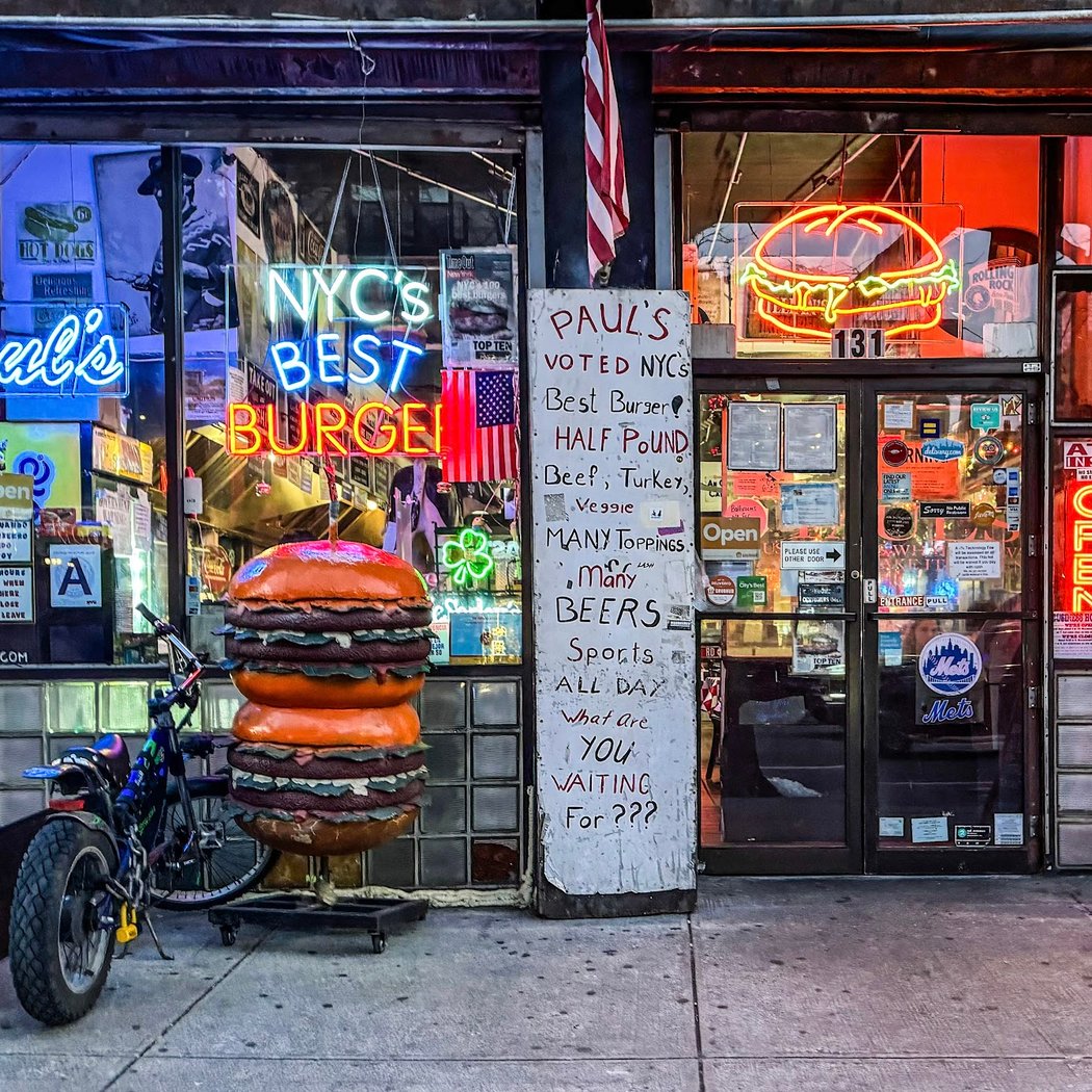 Paul's Da Burger Joint 2