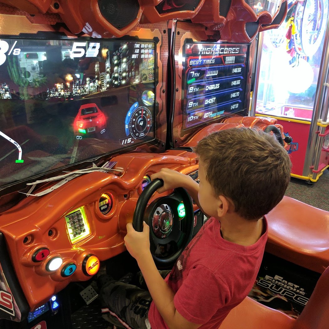 Chuck E. Cheese 1
