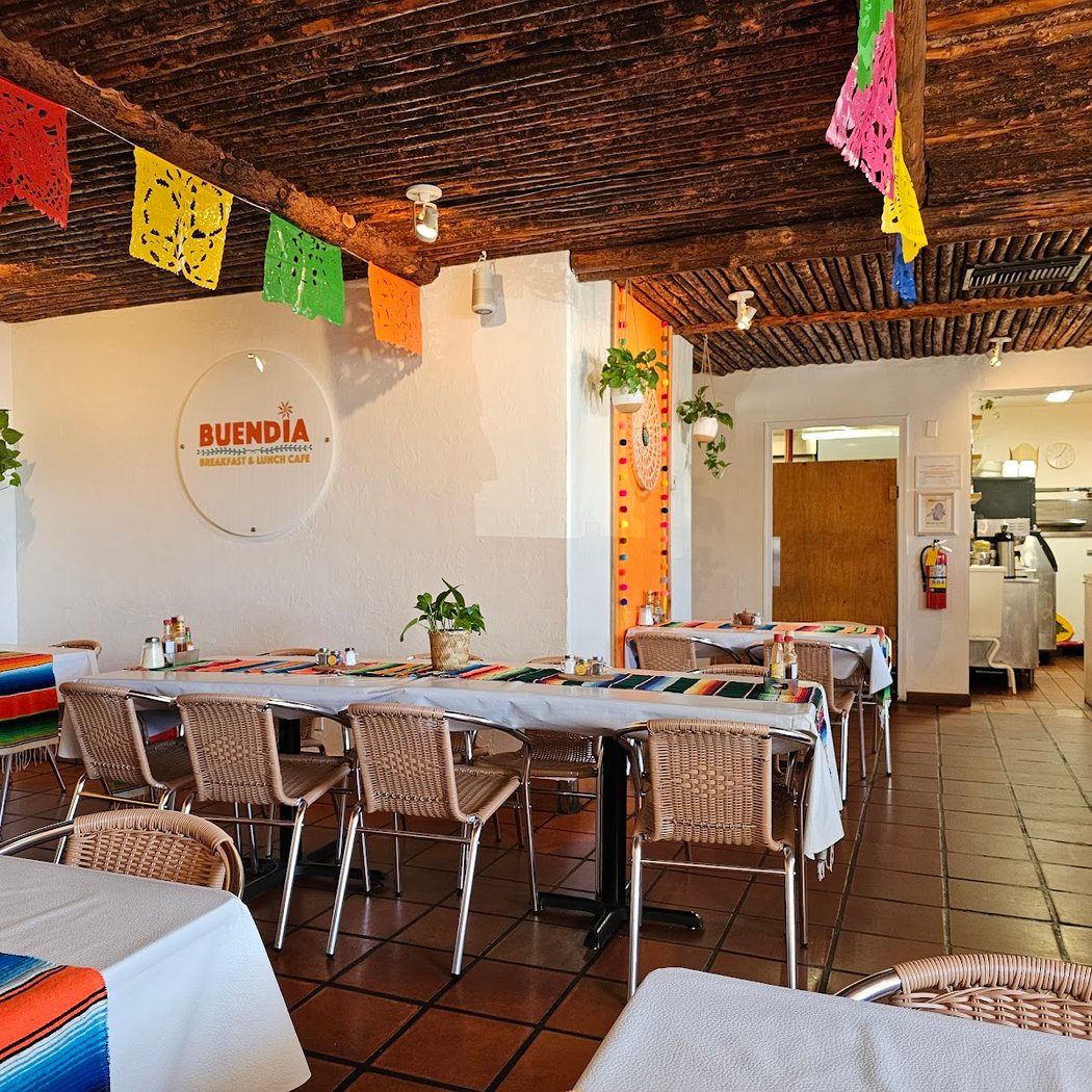 Buendía Breakfast & Lunch Café 2
