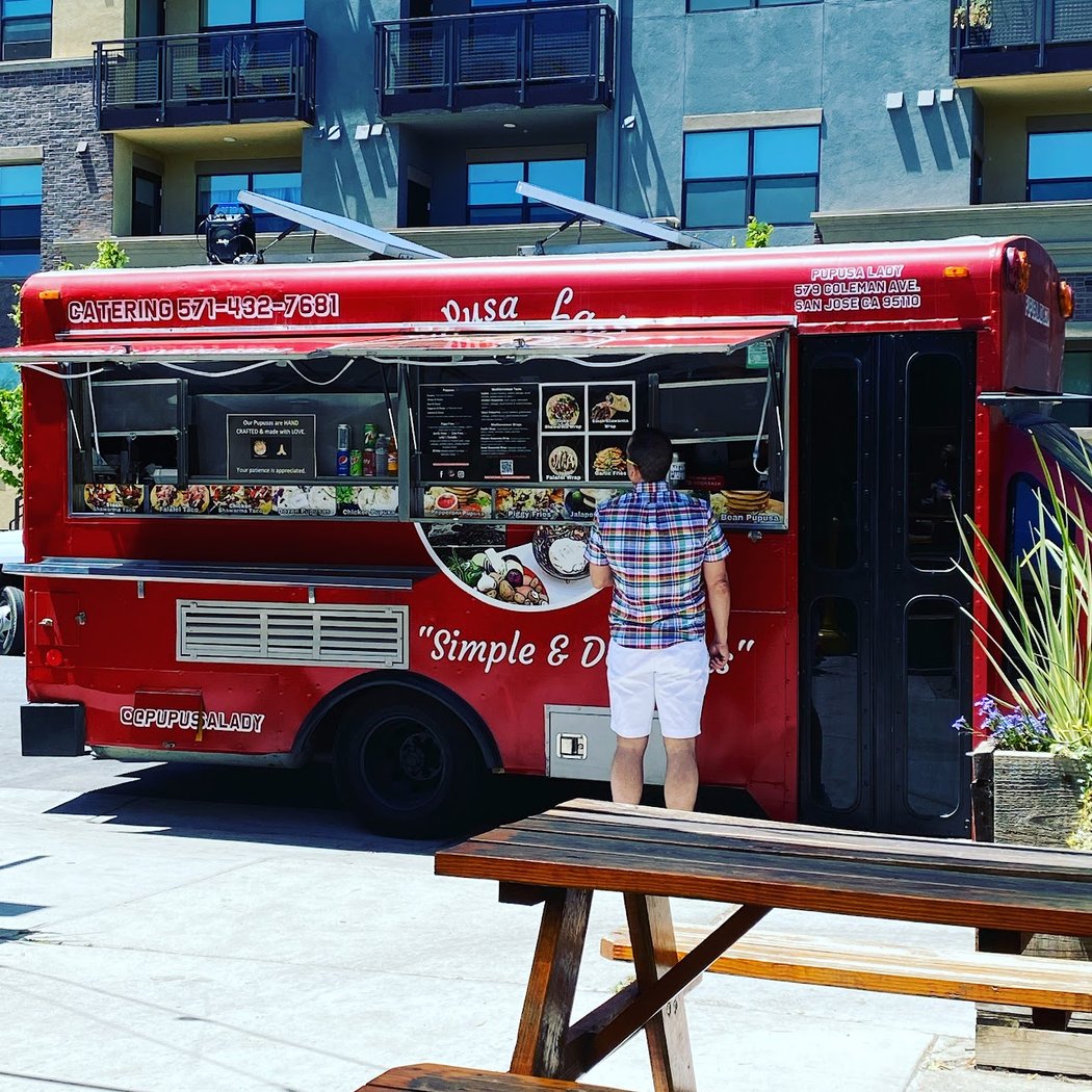 PUPUSA LADY Food Truck @ Running Shop & Hops 2