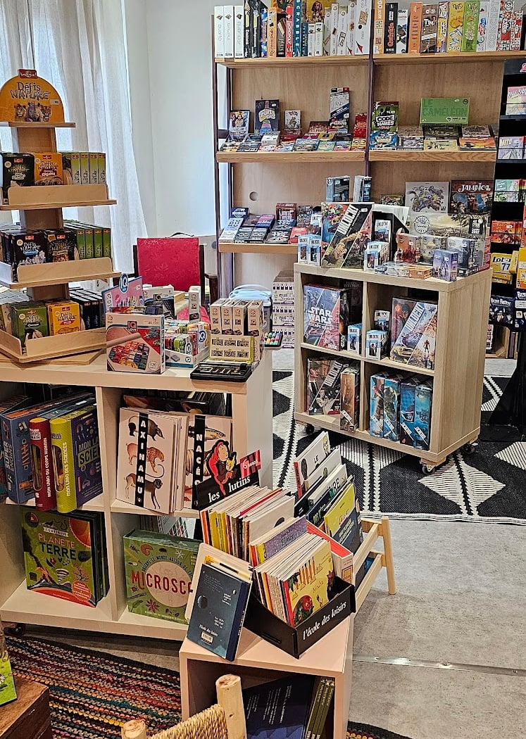 La Poudre d'Escampette Librairie - Jeux - Salon de thé - Bar à Jeux 2