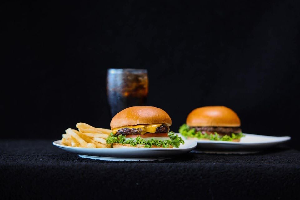 Fred's Burger 1