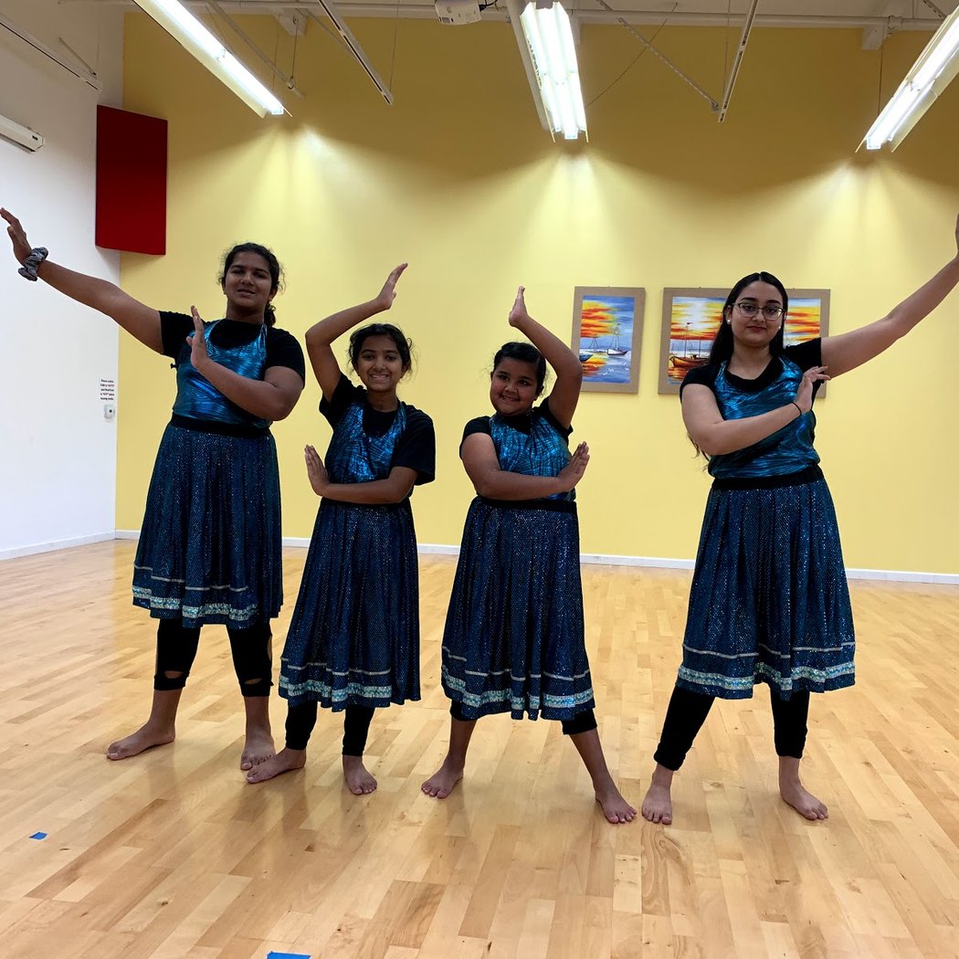 Belly Dance & Bollywood Fusion, Intermediate (Mon) 4