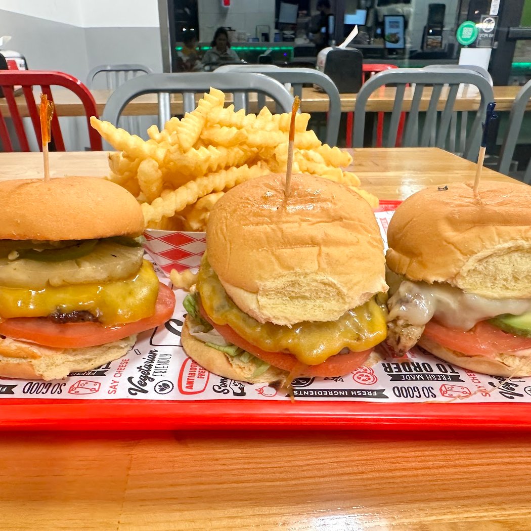 iniBurger - Gourmet Burgers 1