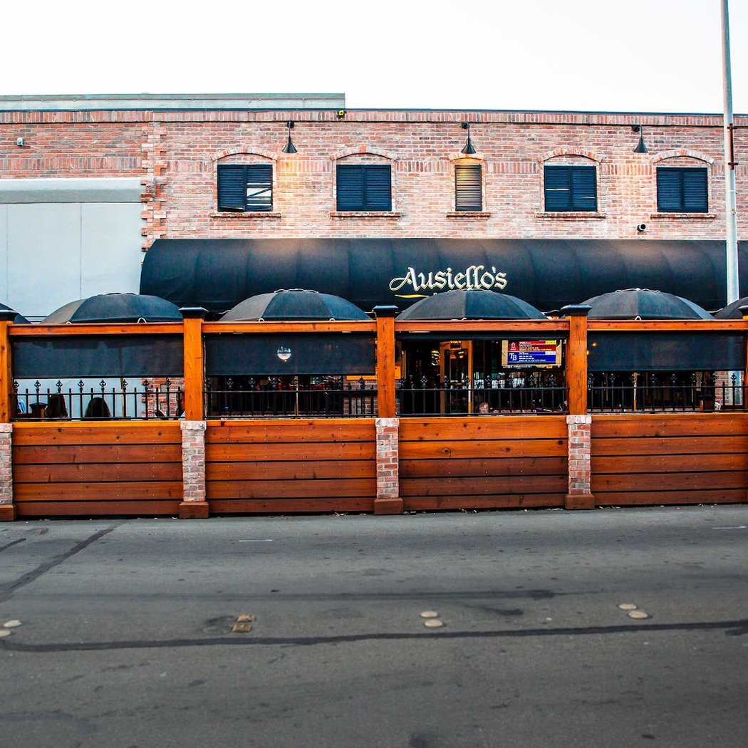 Ausiello's 5th Street Bar and Grill 3