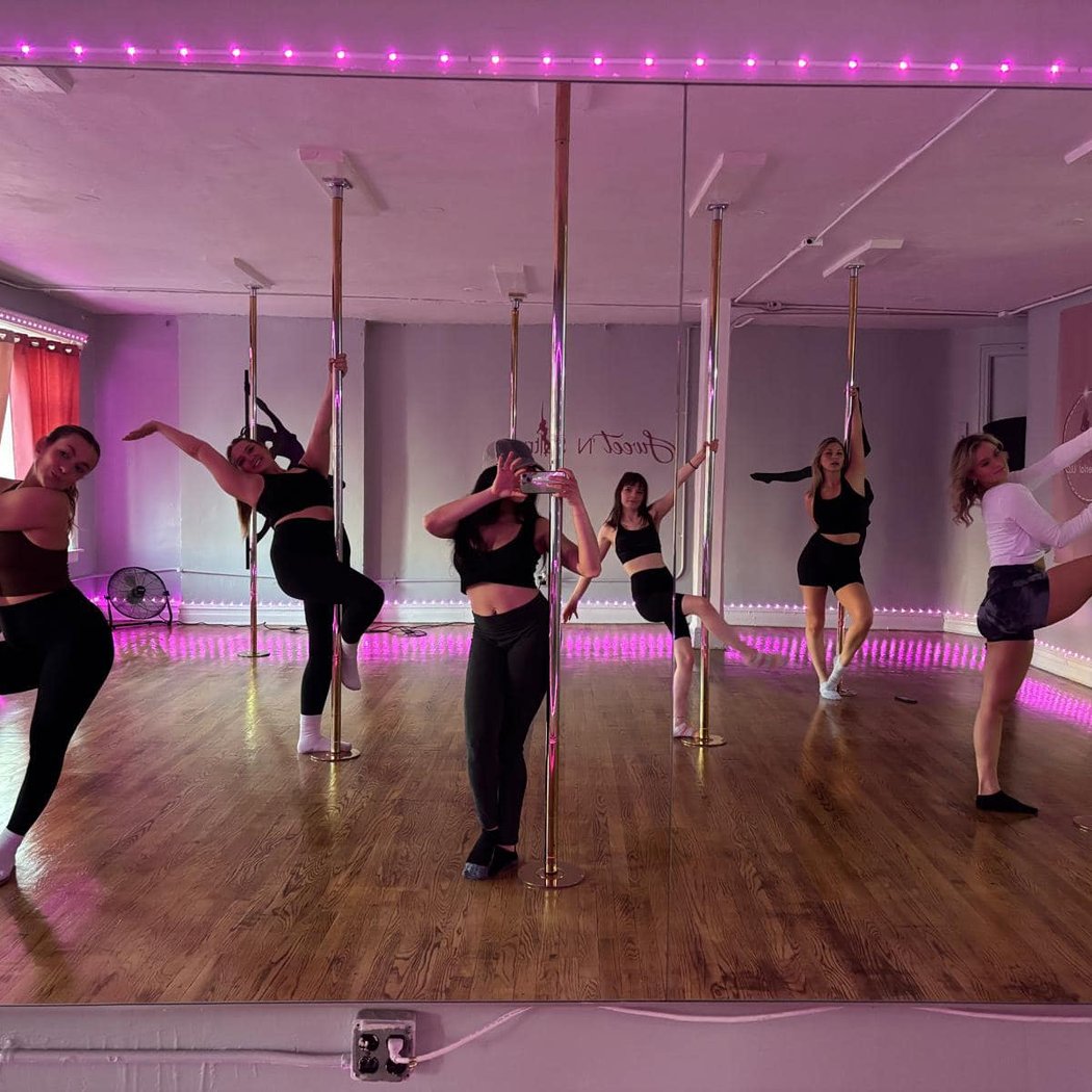 Sweet N Sultry Studio - Pole Dancing 3