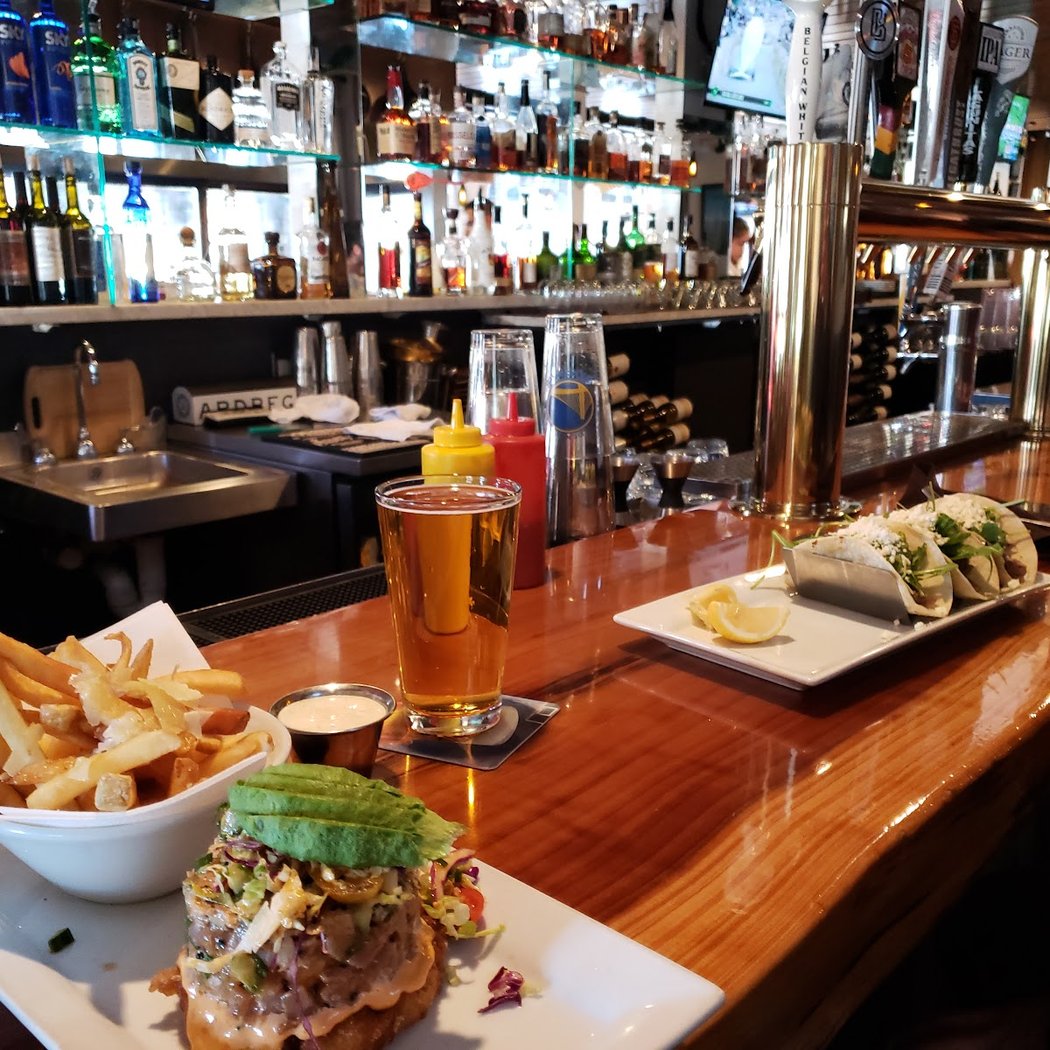 Happy Hour Specials at B&V Bar