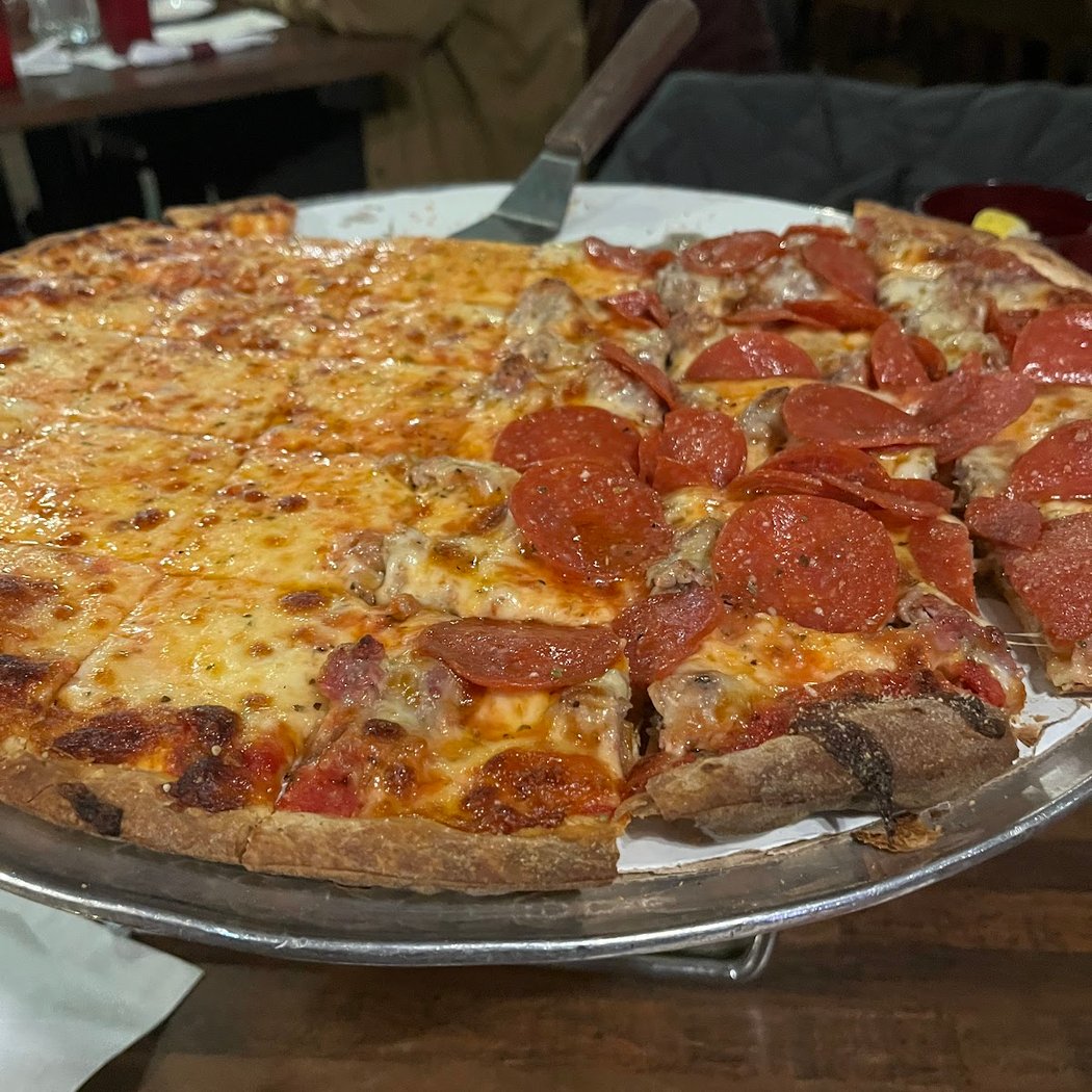 Ed & Joe's Restaurant & Pizzeria 3