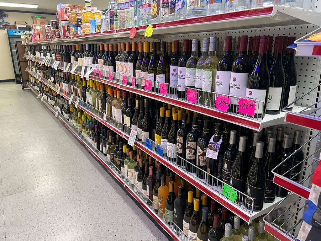 Vineyard Market 3