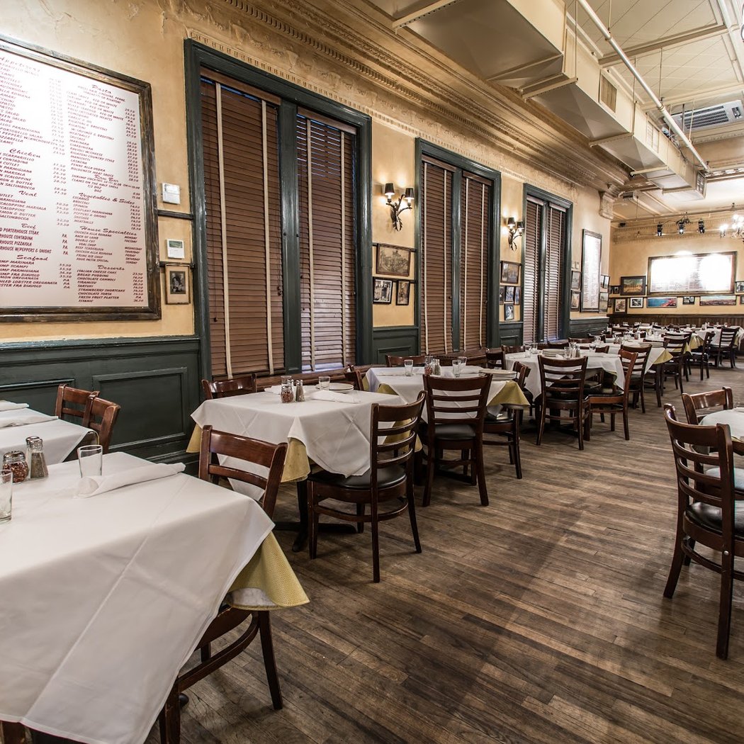 Carmine's - Upper West Side 2