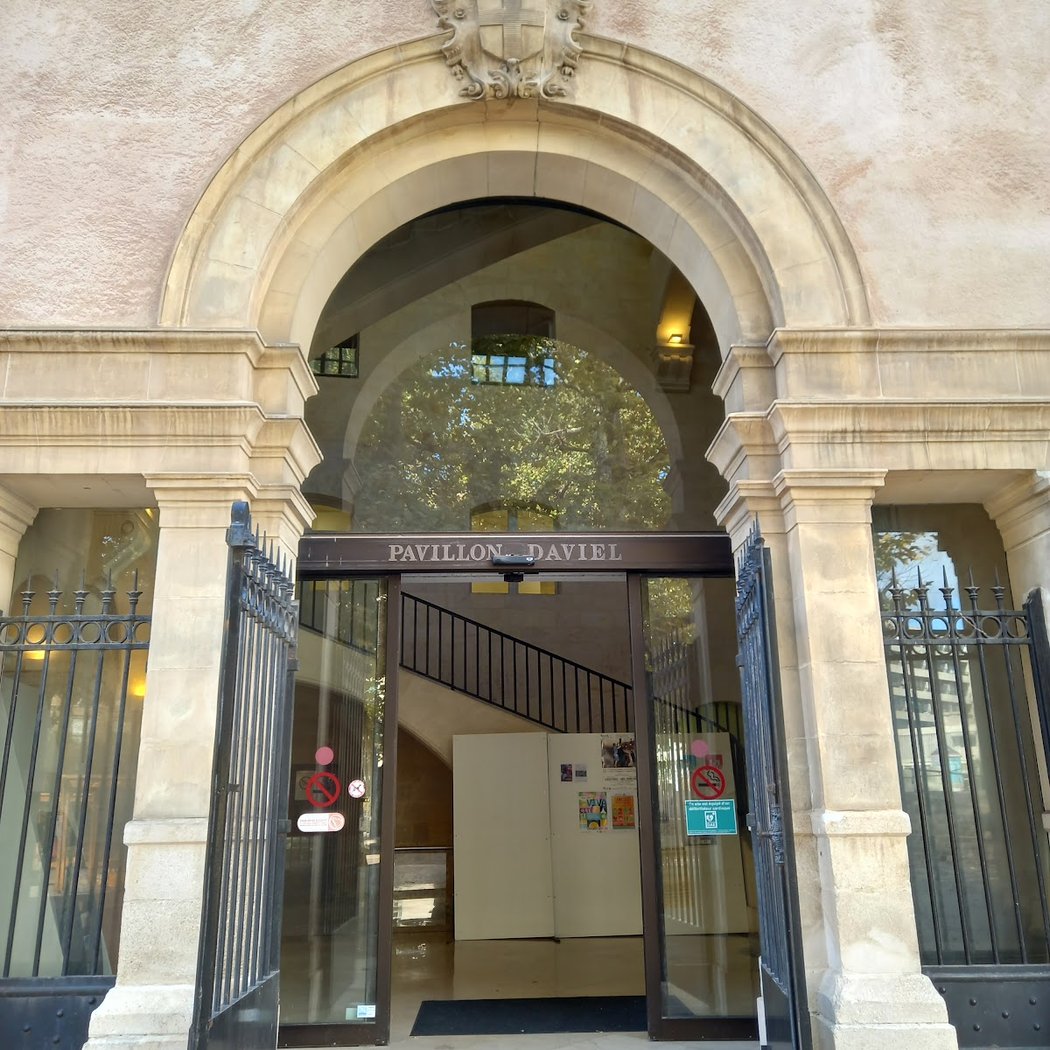 Hôtel de Ville 4