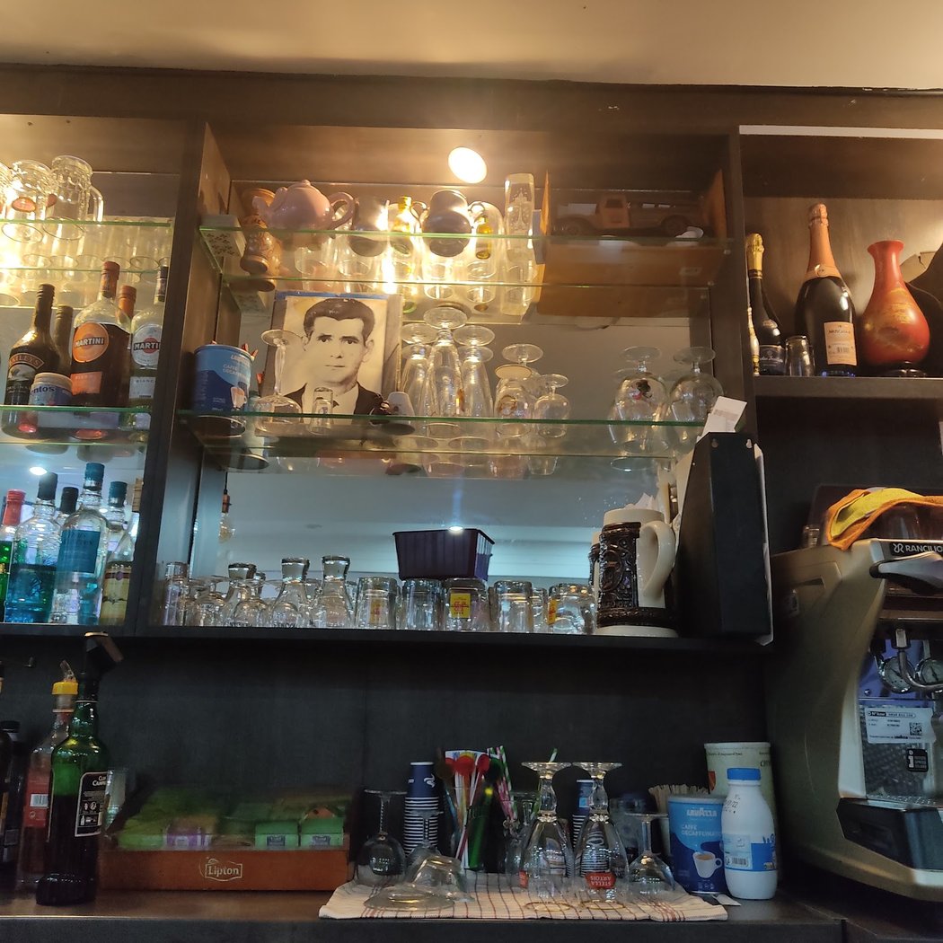 Bar de L Est 2