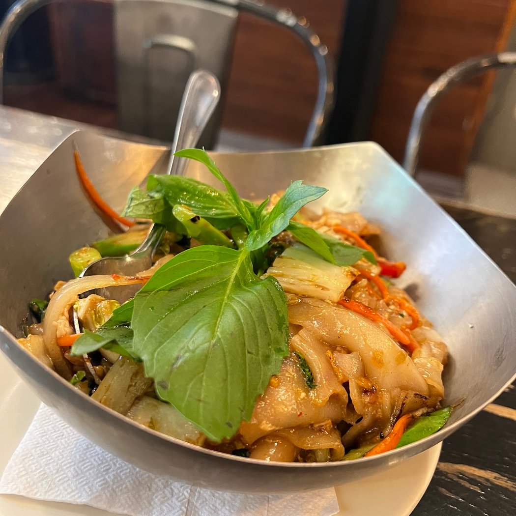 Sukhumvit 51 1