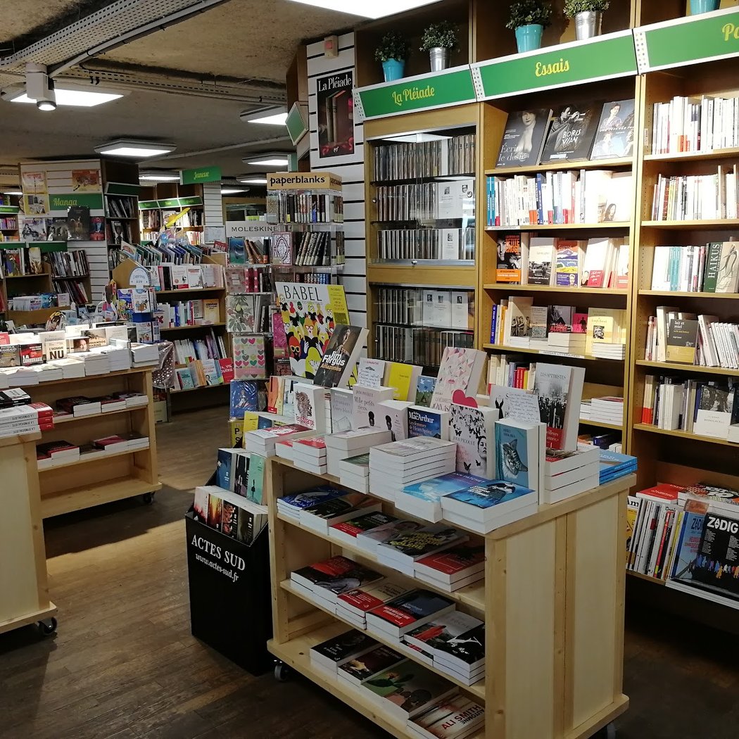 Librairie Le Pavé dans la Mare 1