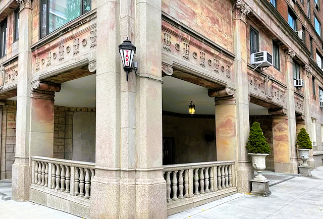 2 Sutton Pl S 1