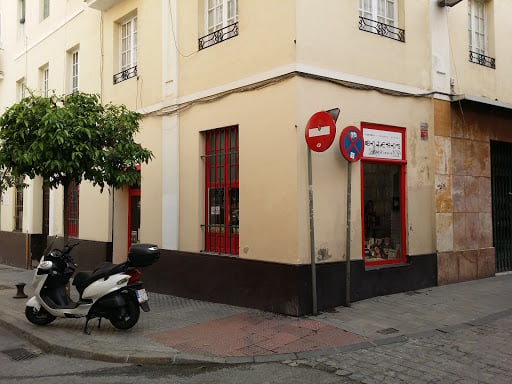 Librería Anticuaria Los Terceros 4