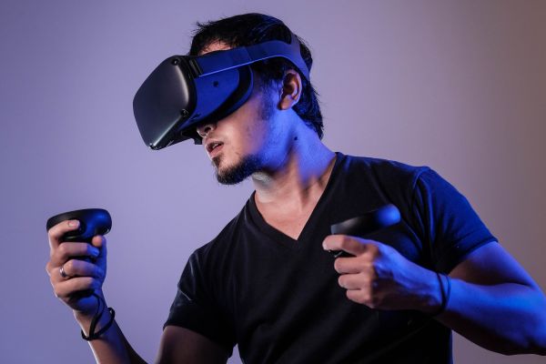 Exploring Virtual Reality 2
