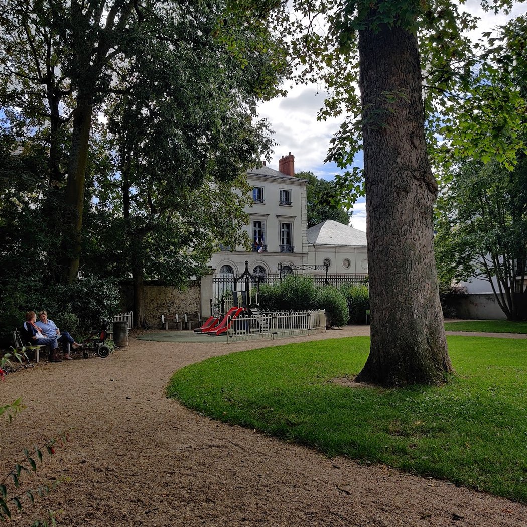 Square Sourdillon 3