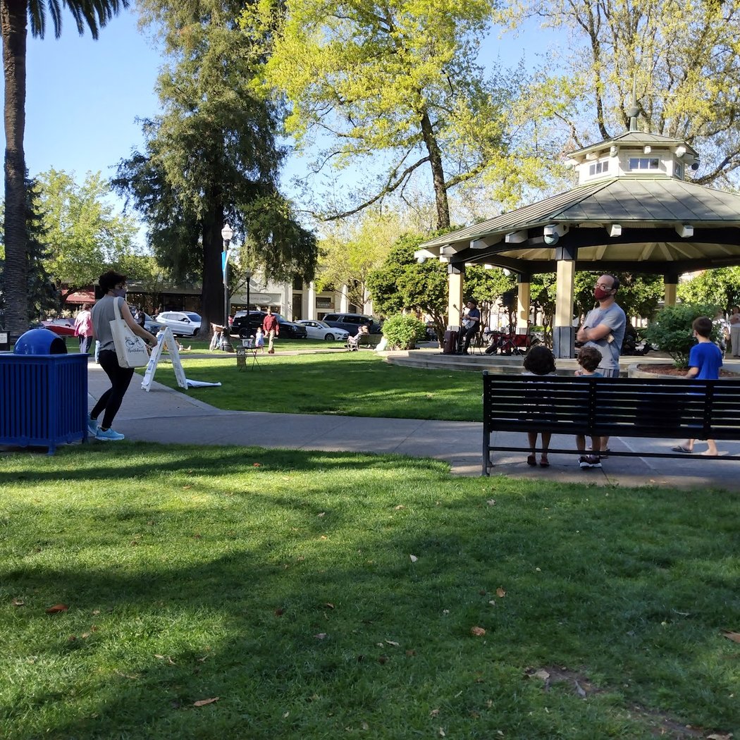 Healdsburg’s 4th of July Kids Parade and Duck Dash 3