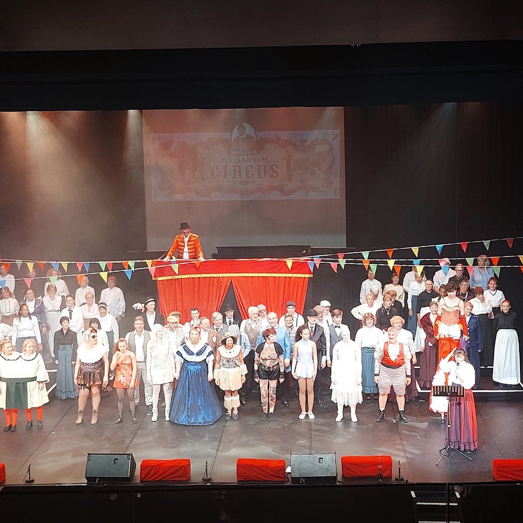 Silvia Montfort Theater 3
