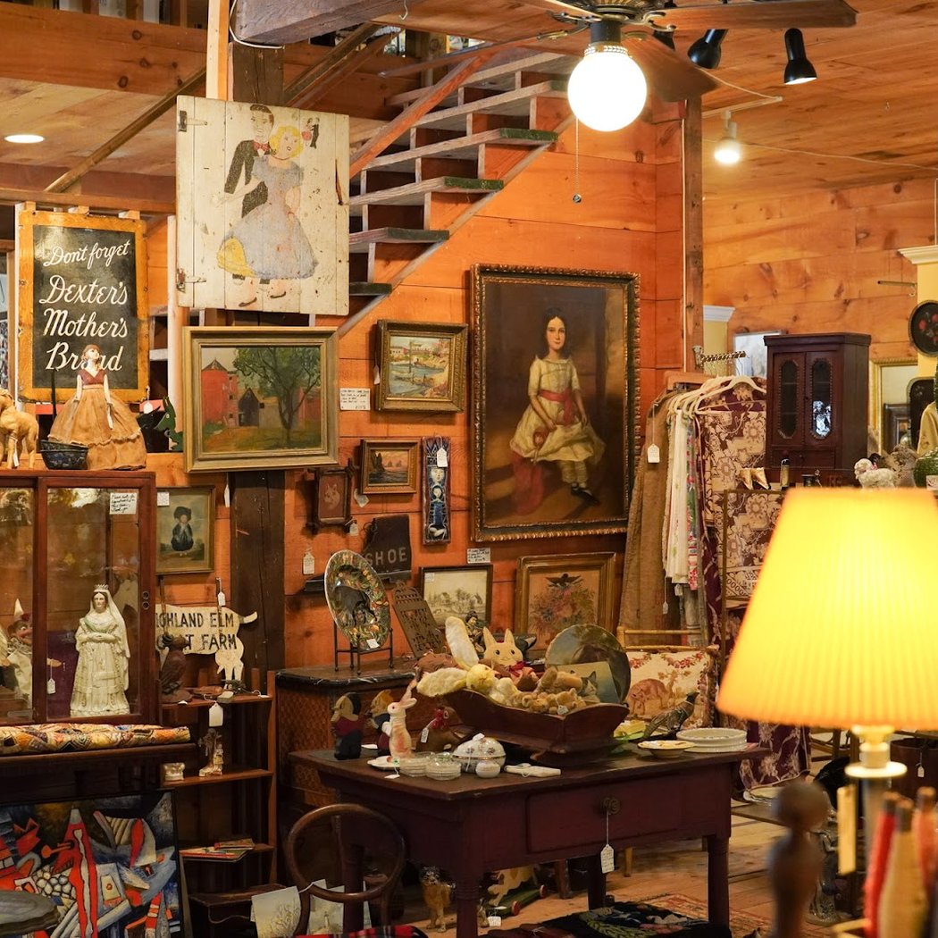 Beekman Arms Antique Market & Gallery 1