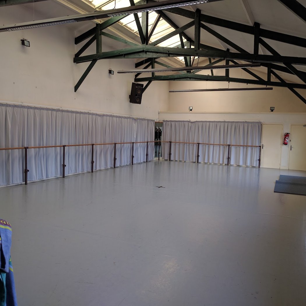 Ema Municipal School Des Arts - Conservatoire Of Musique 1