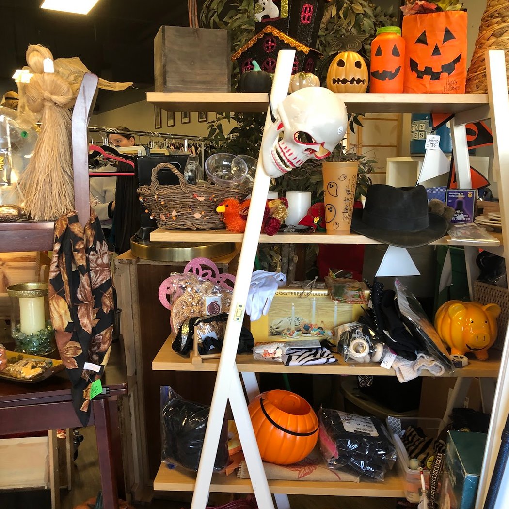 Pleasant Hill Chamber of Commerce: Hospice of the East Bay Thrift Shoppe 4