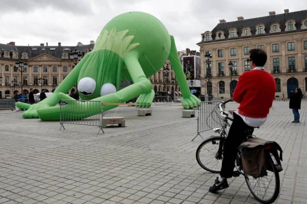 Art Basel Paris - Kermit Balloon by Alex Da Corte 1