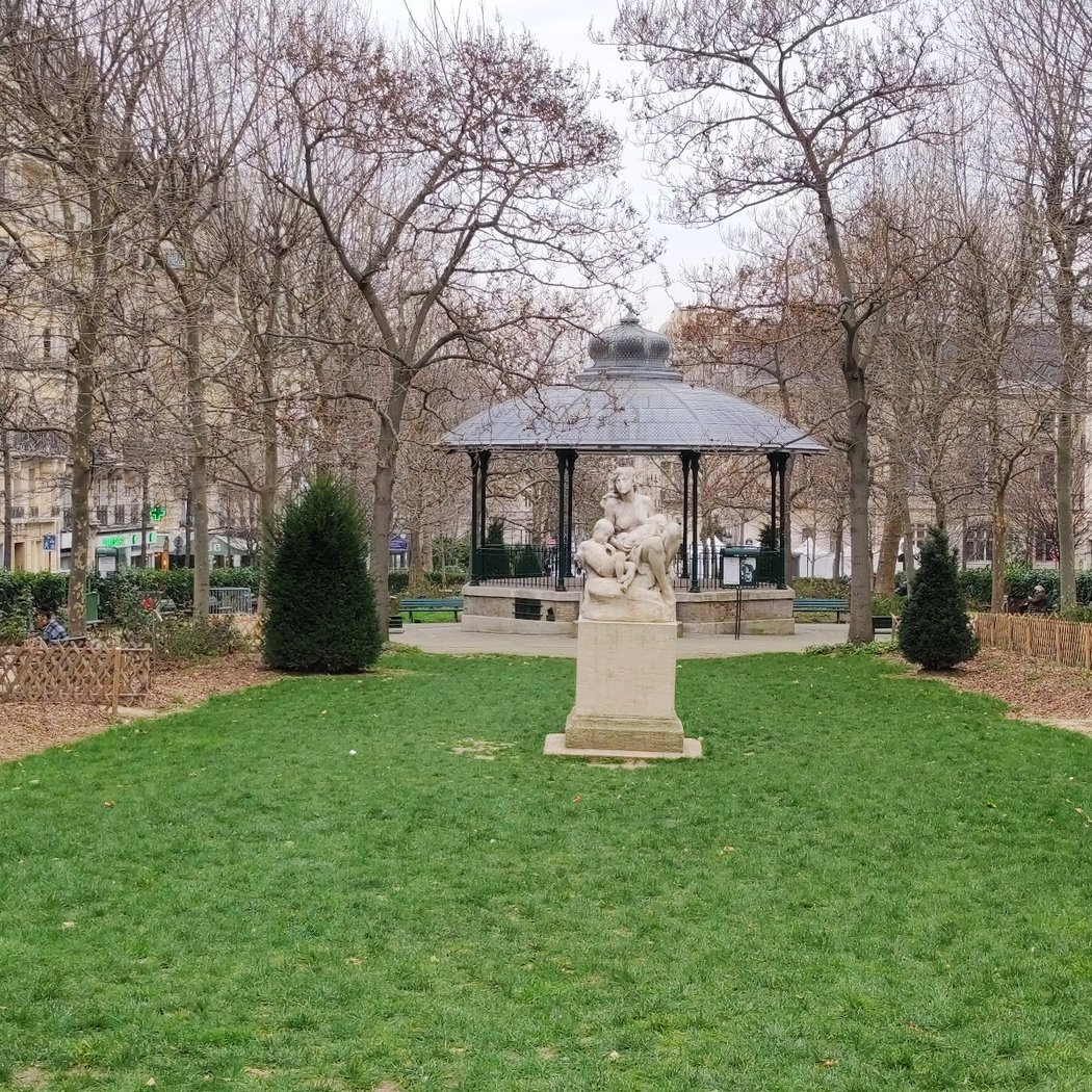 square Adolphe-Chérioux 2