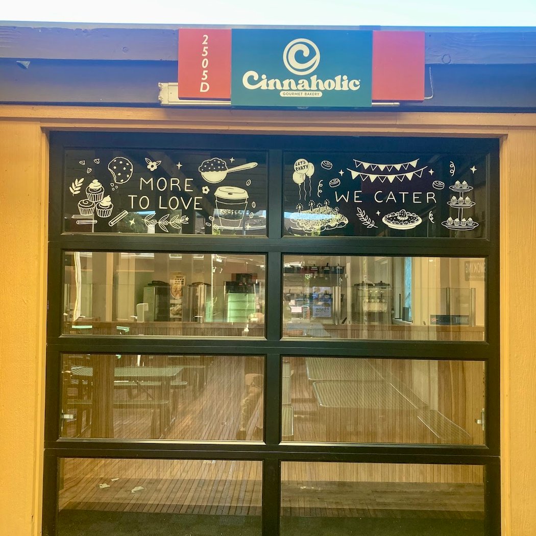 Cinnaholic Grand Opening Celebration 2