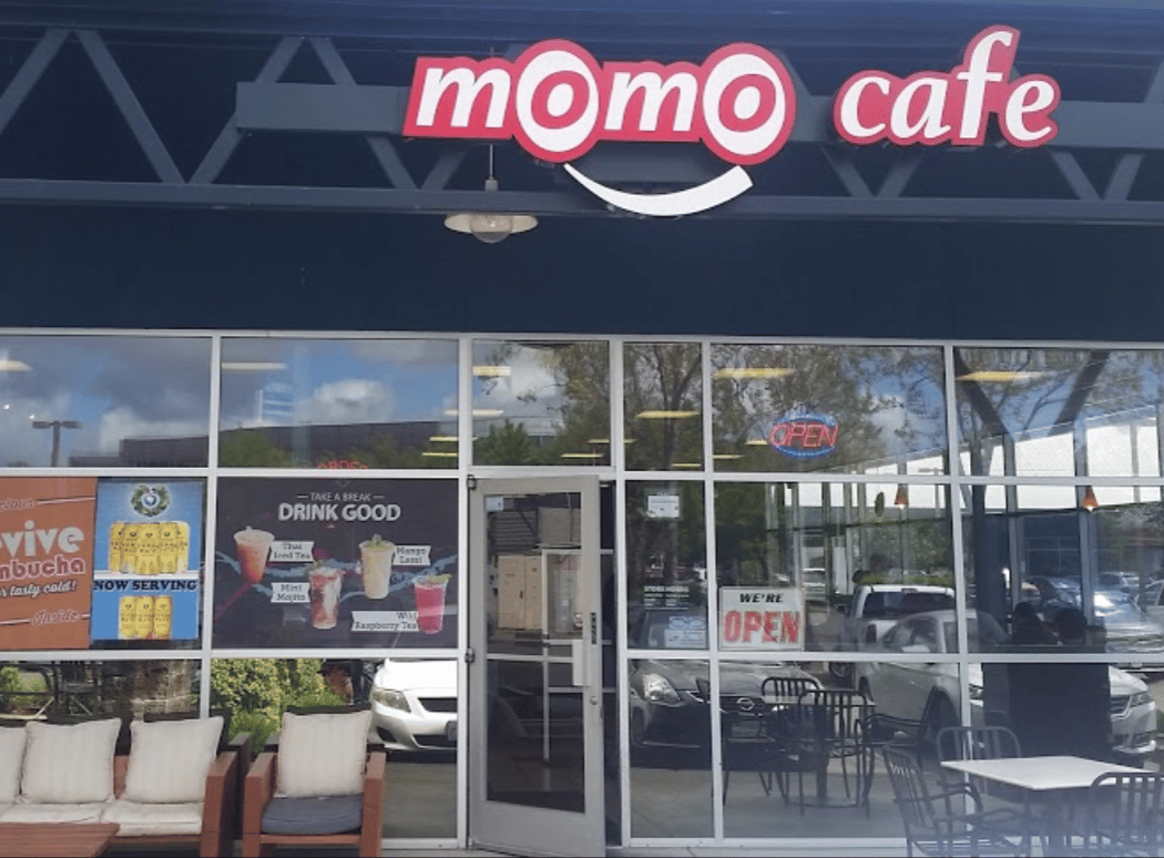 MoMo's 2