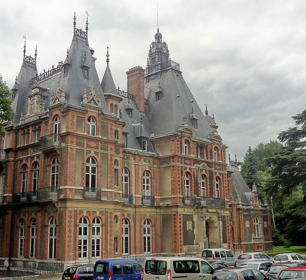 Visite découverte de l'histoire du château de Dino 1