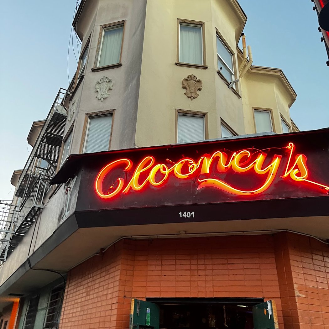 Clooney's Pub 2