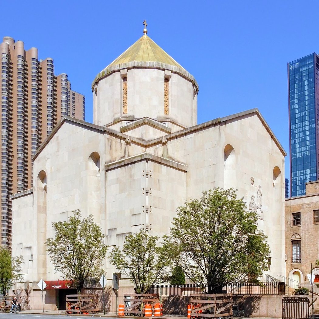 Community Program: Cathedral History Tour and Park Beautification 1