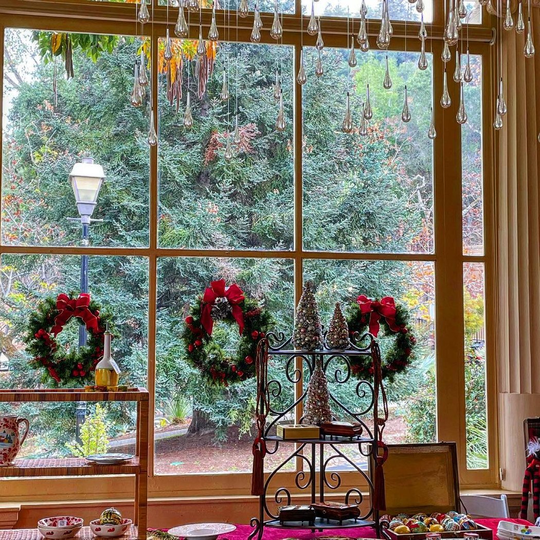 Yuletide Boutique 1
