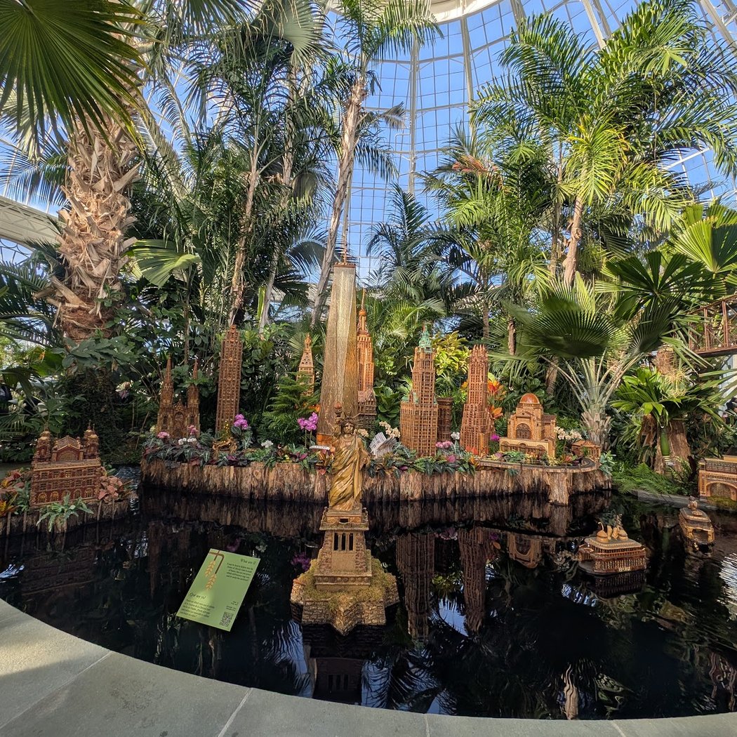 Holiday Train Show 1