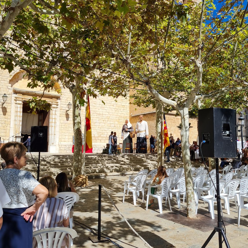 Grape-Stomping Competition 3
