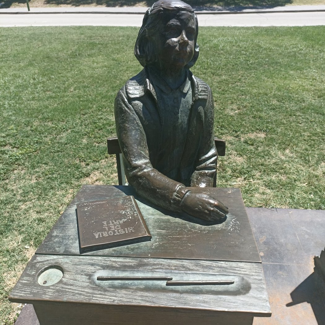 Monumento al Maestro 3