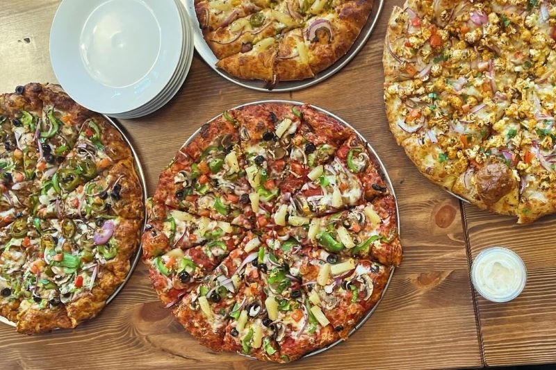 Mr Singh's Curry Pizza 1