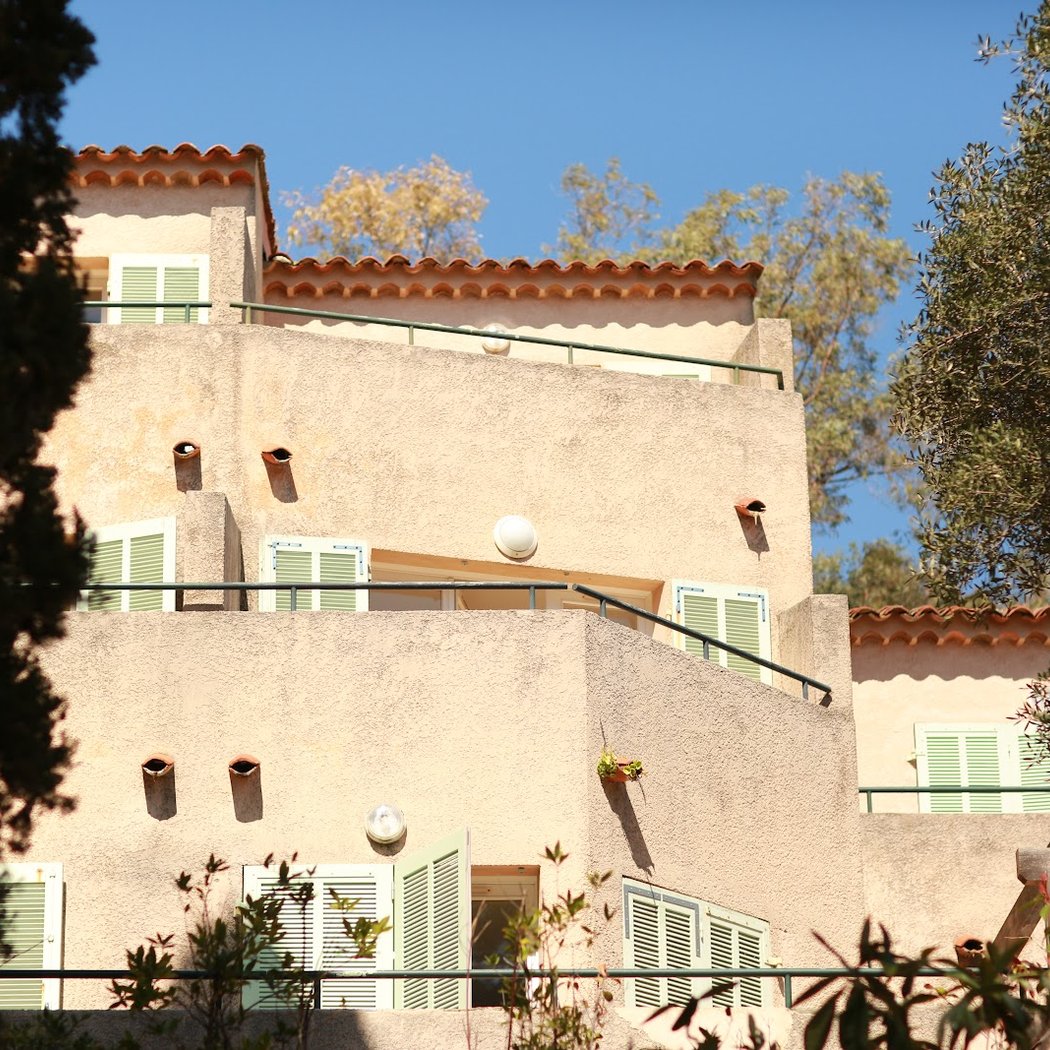 La Résidence du Provençal · 23 appartements et 2 Restaurants · Var 2