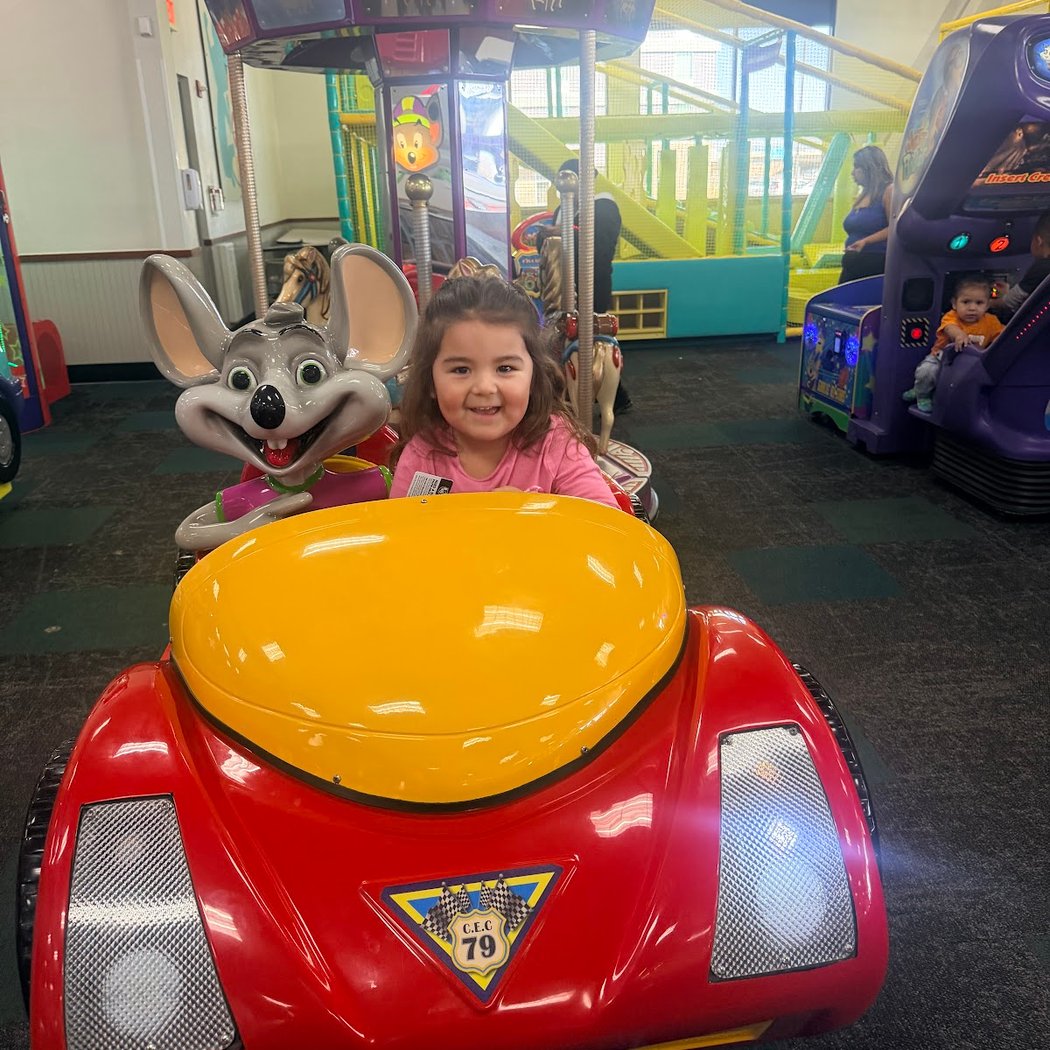 Chuck E. Cheese 1
