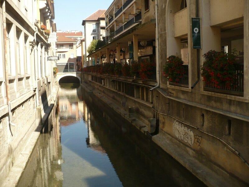 Tourist Office of Lake Annecy 2