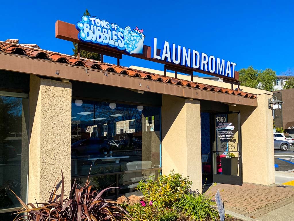 Tons of Bubbles Laundromat 2
