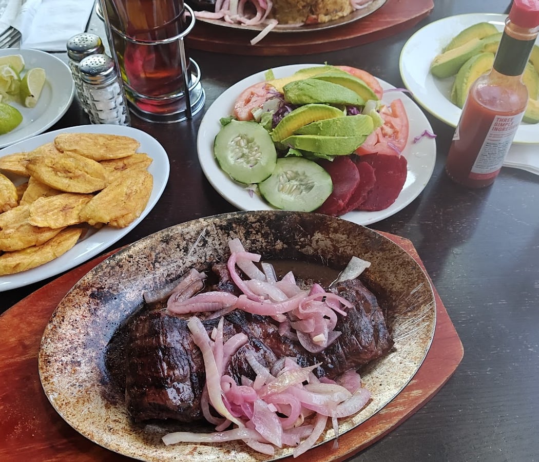 El Conde Bar & Grill 2