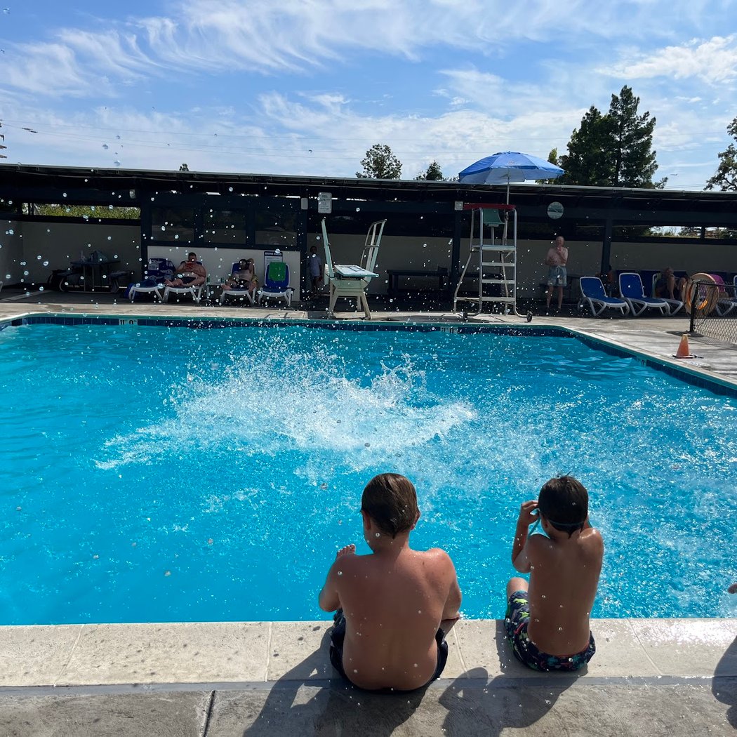 Wikiup Tennis & Swim Club 2