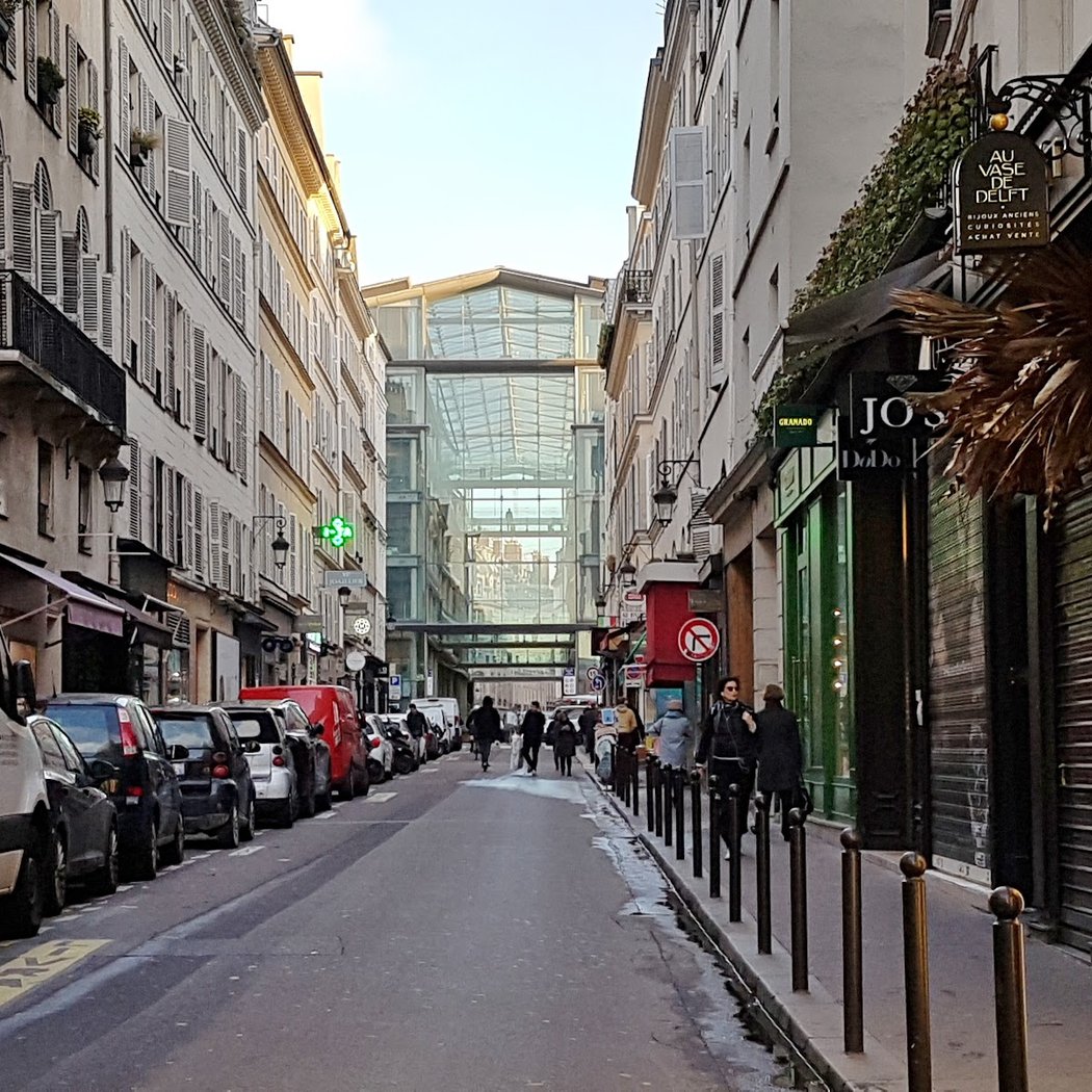 Rue du Marché Saint-Honoré 1