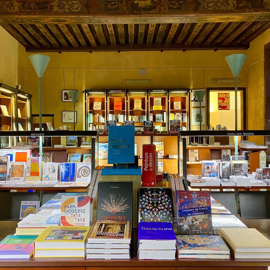 Librairie de l'Hotel de Sully 1