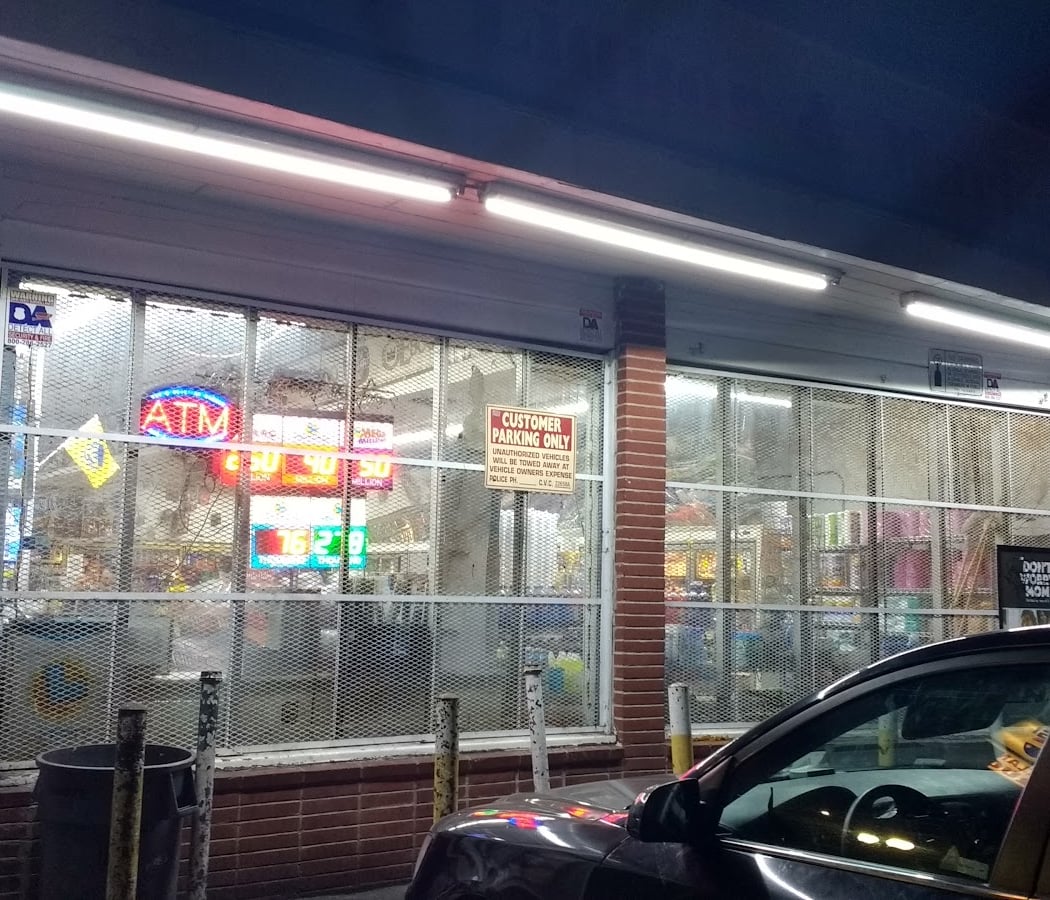 Oakland Liquor & Market 2