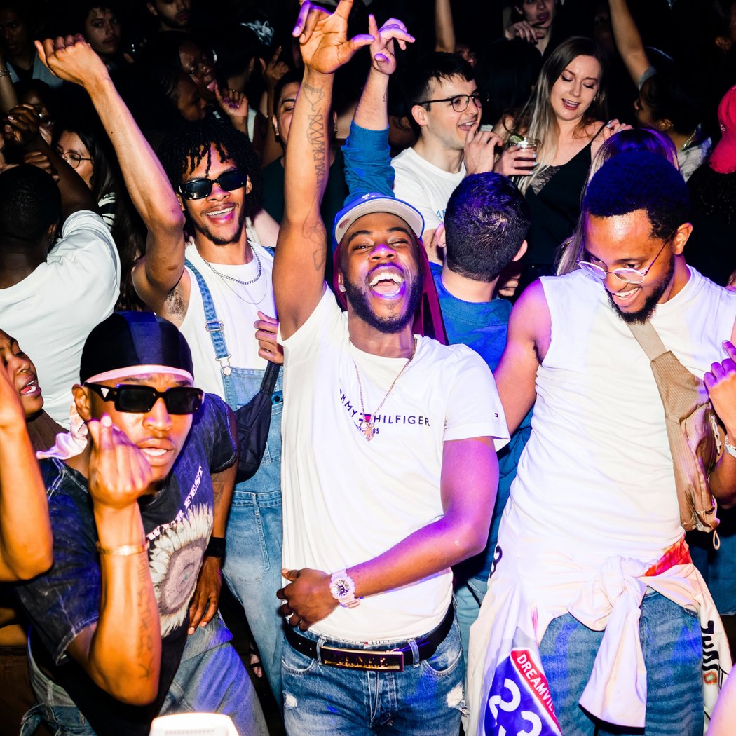 Y2K Party: 2000’s vs 2010’s 1
