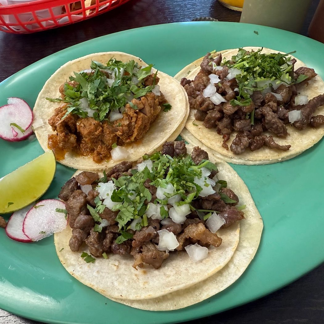 Tustacos Taqueria 3